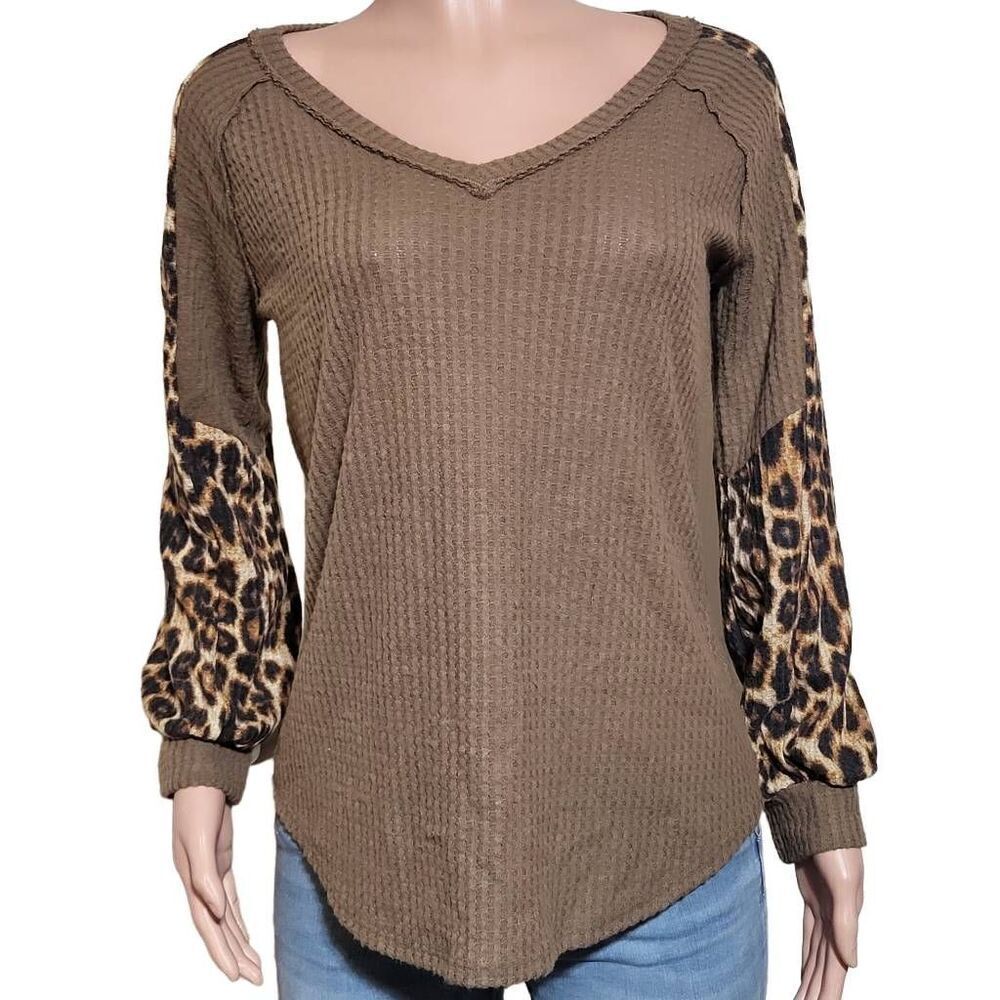 Women's V-neck knit long sleeve leopard sleeve raglan waffle pullover top S, M,